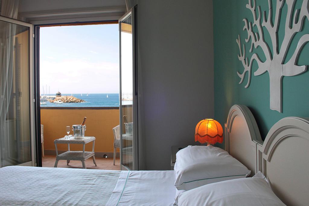 Sunbay Park Hotel Civitavecchia Exterior photo