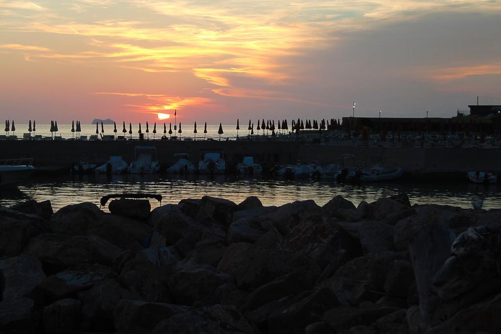 Sunbay Park Hotel Civitavecchia Exterior photo